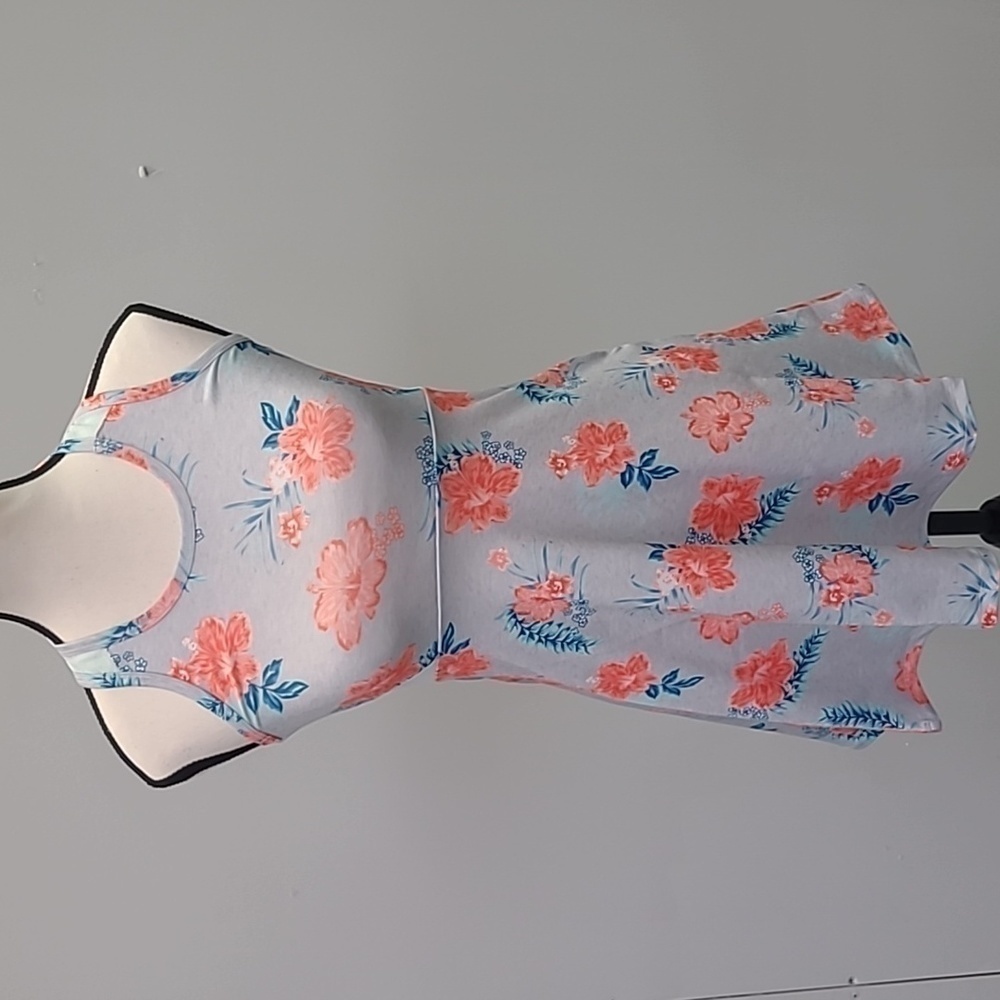 Tag Size 8 Grey Floral Printed Flowy Workout Top